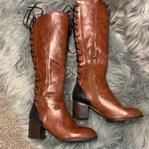 Beautiful tall boots.